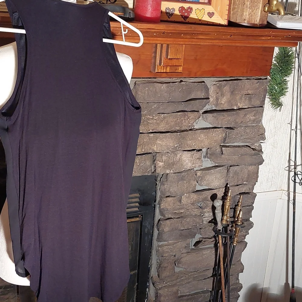 Top - Picture 2 of 3